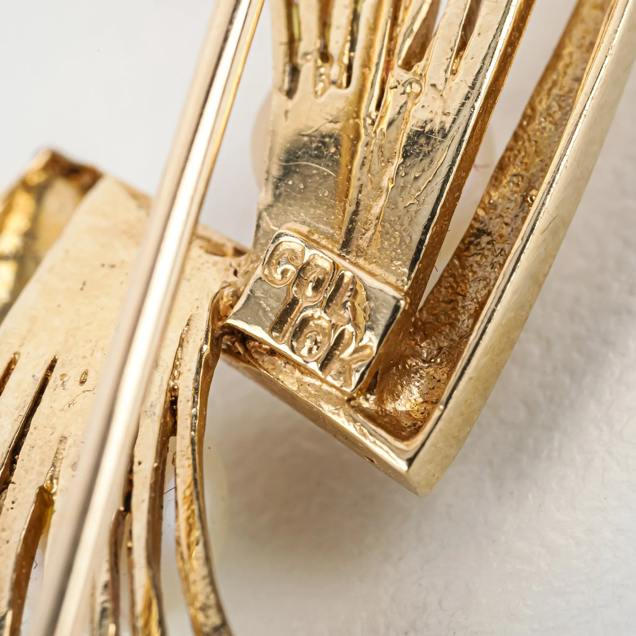 10K Yellow Gold 2-Pearl Bypass Brooch