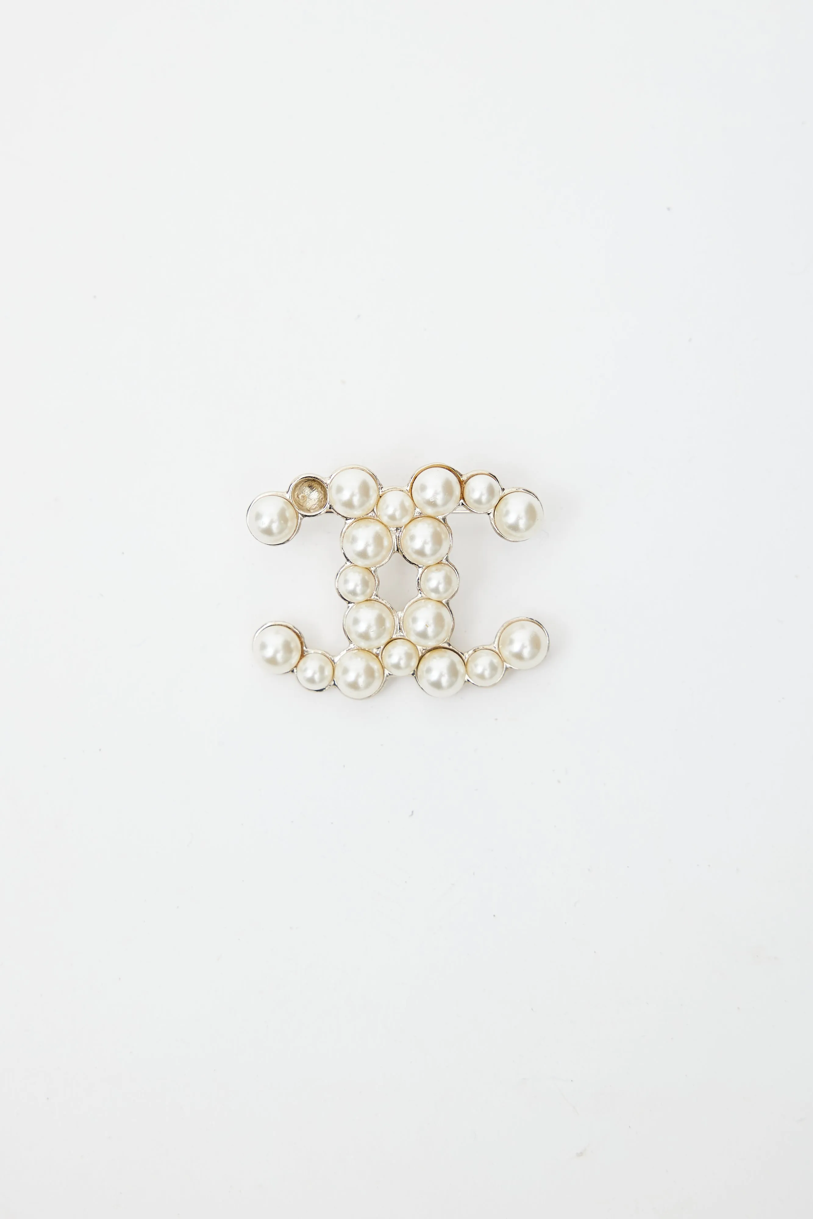 2014 White Pearl CC Brooch
