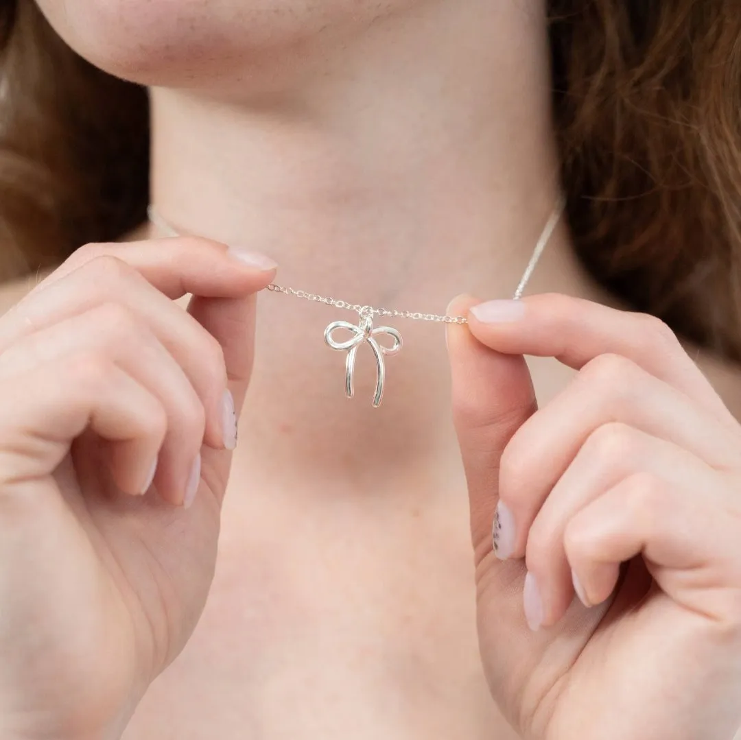 Bow Necklace