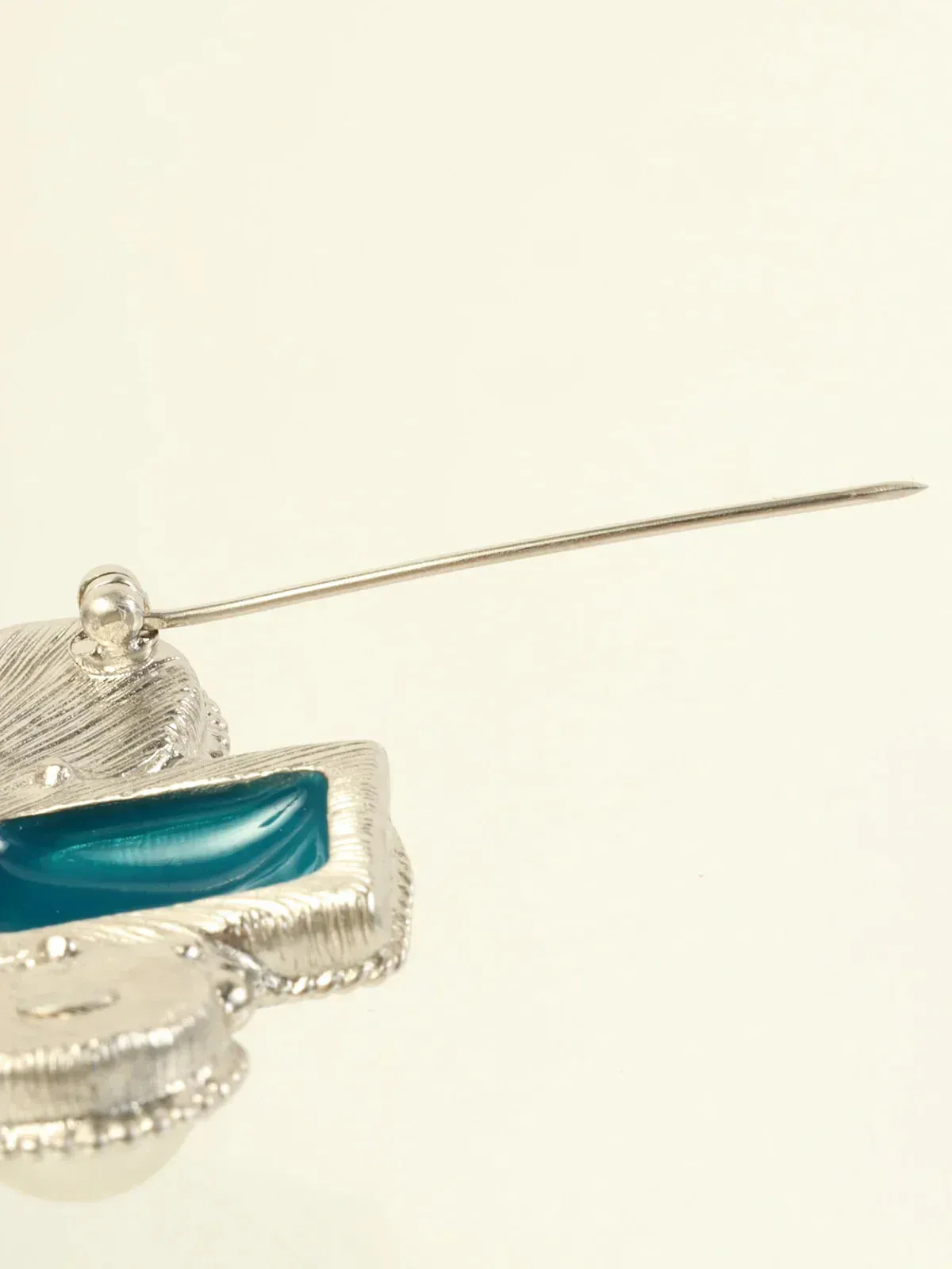 CHANEL 2013 Made Pearl Cc Mark Brooch Silver/Blue/White
