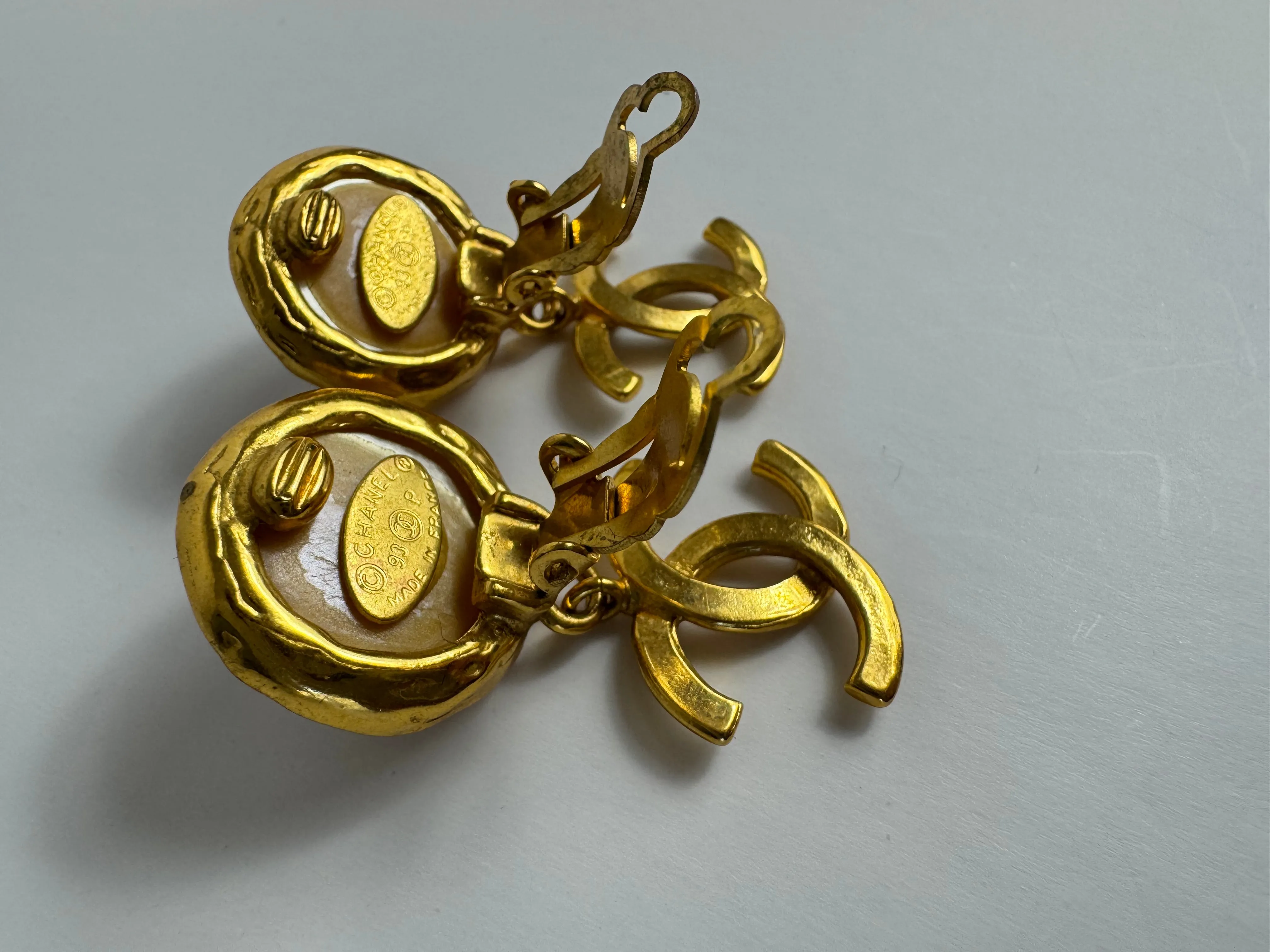 Chanel Vintage Rare Pearl Drop CC Clip On Earrings