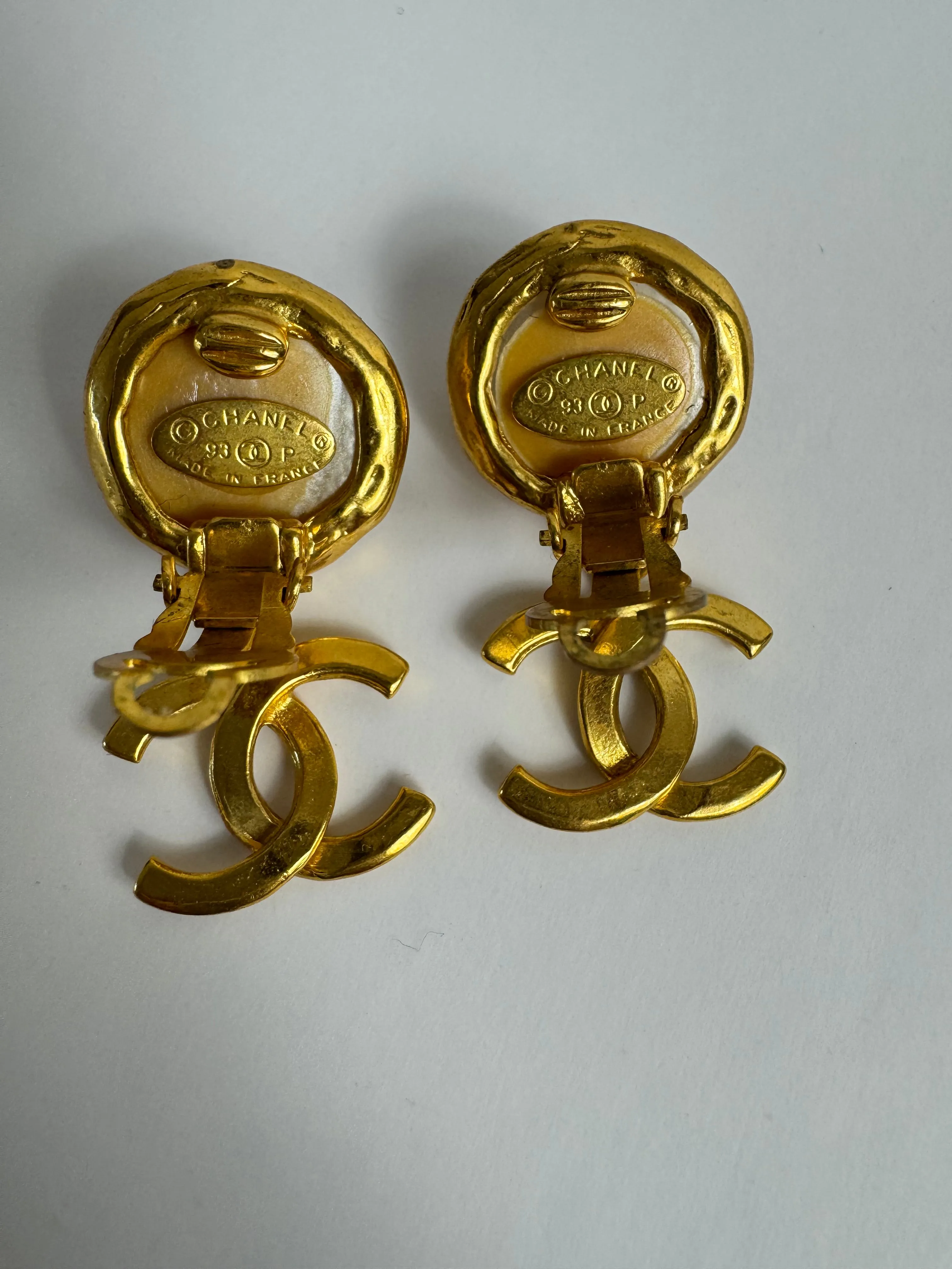 Chanel Vintage Rare Pearl Drop CC Clip On Earrings