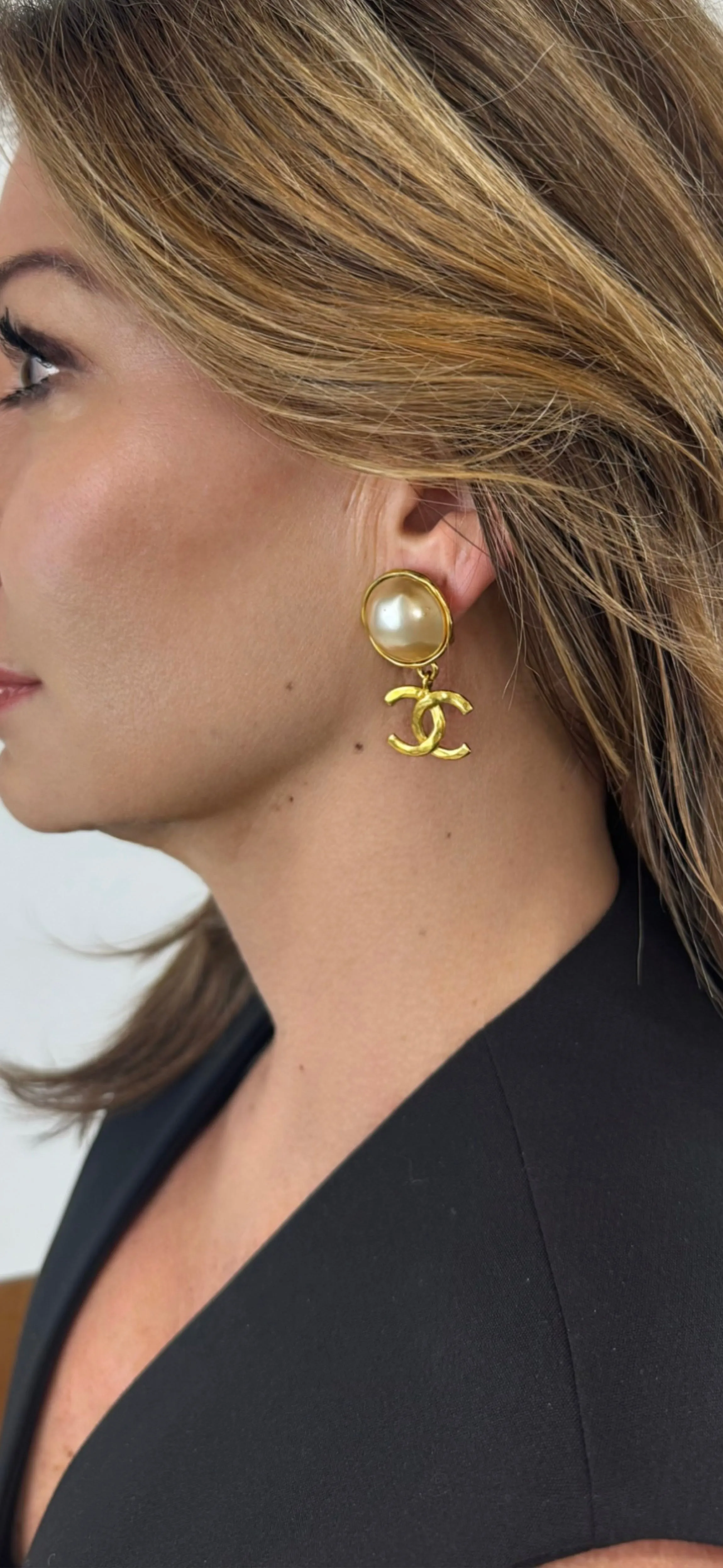 Chanel Vintage Rare Pearl Drop CC Clip On Earrings