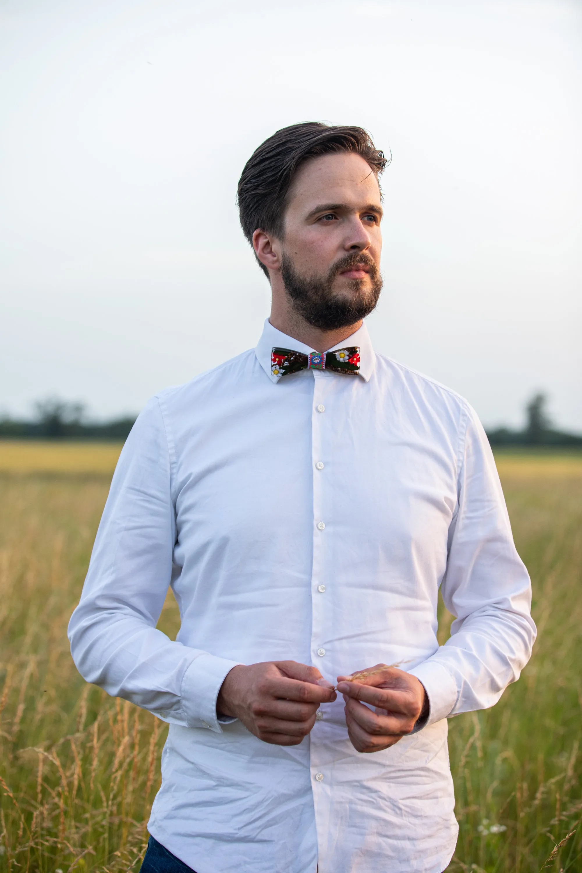 Folk wooden resin bow tie Men's accessories Pajarita de madera Wedding accessories Floral bow tie Wooden bow tie Magaela accessories Resin
