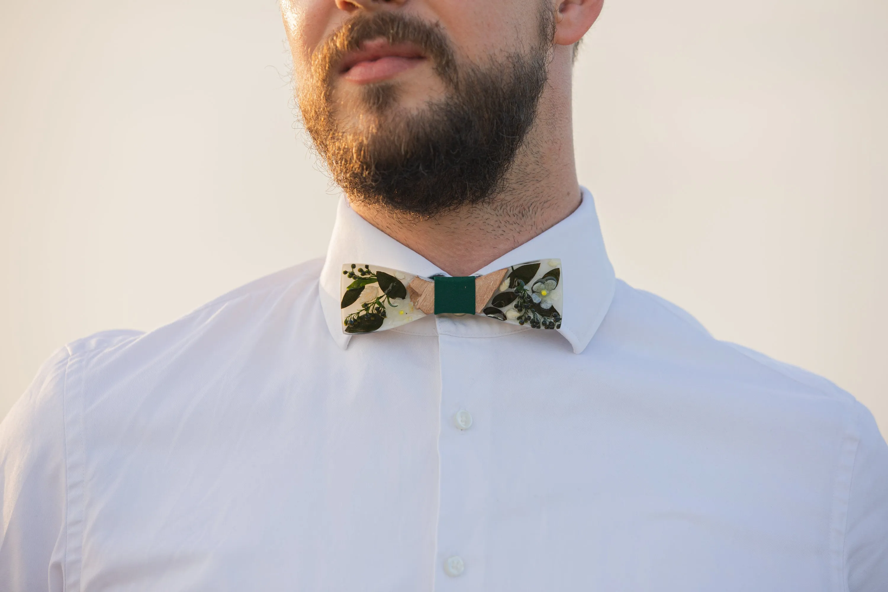 Green and white wooden resin bow tie Natural bow tie Men's accessories Wedding accessories Floral wooden bow tie Magaela accessories Resin