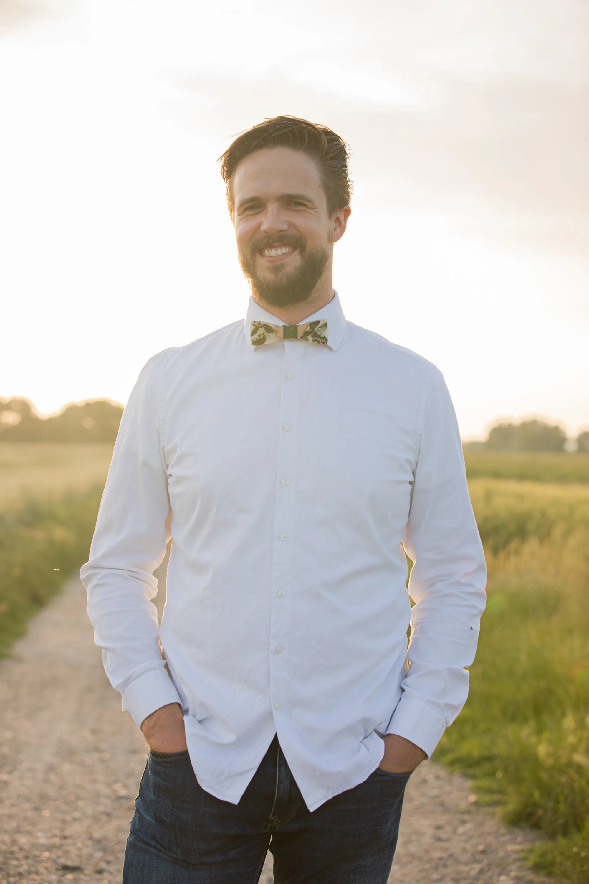 Green and white wooden resin bow tie Natural bow tie Men's accessories Wedding accessories Floral wooden bow tie Magaela accessories Resin