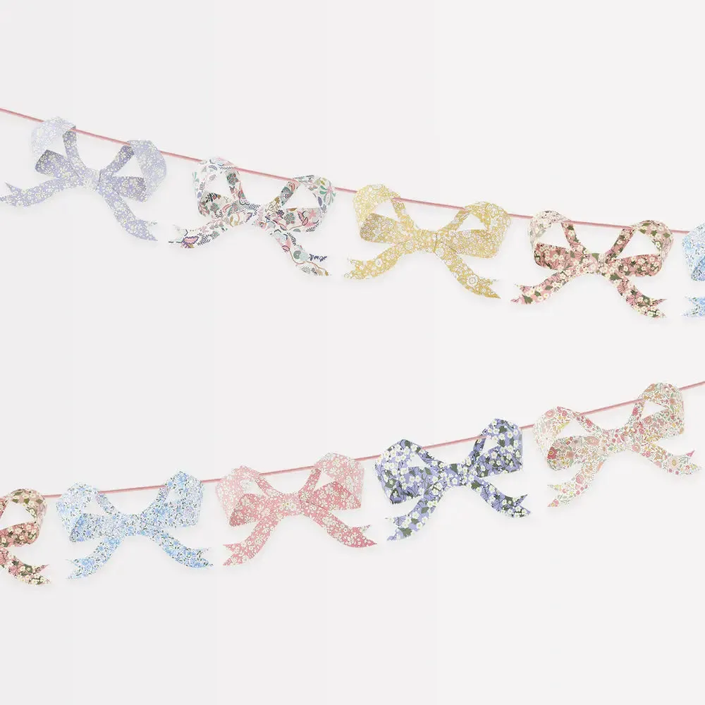 Liberty bow garland